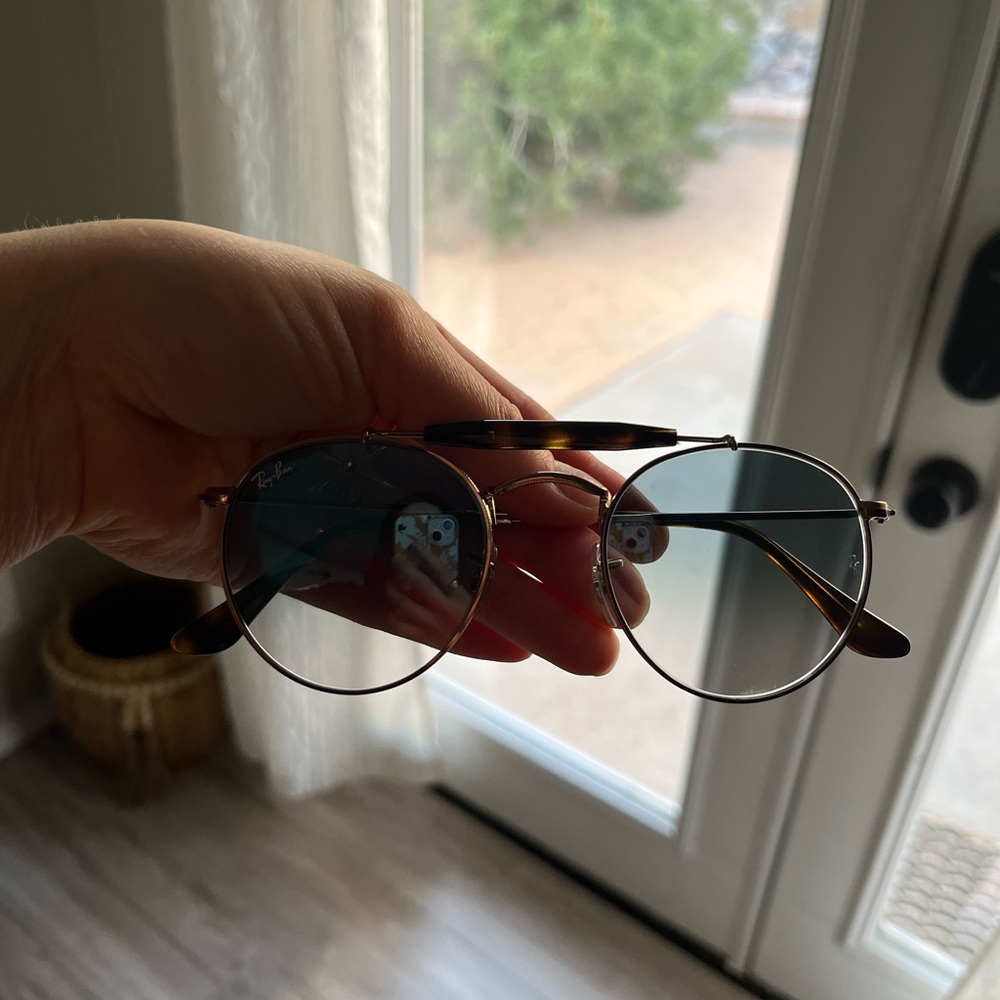 Rayban round sunglasses new with case and cleaning cloth (No box)📦